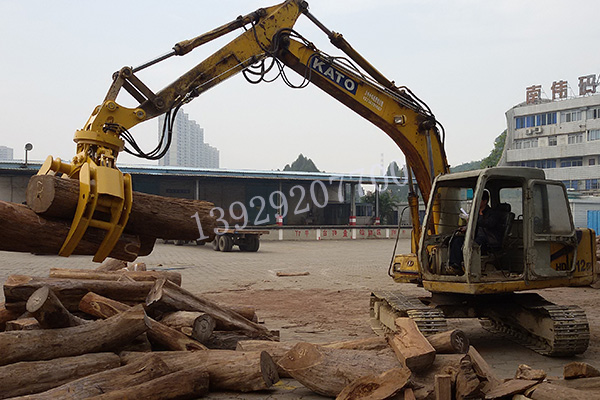 广州加藤120回转抓木器案例